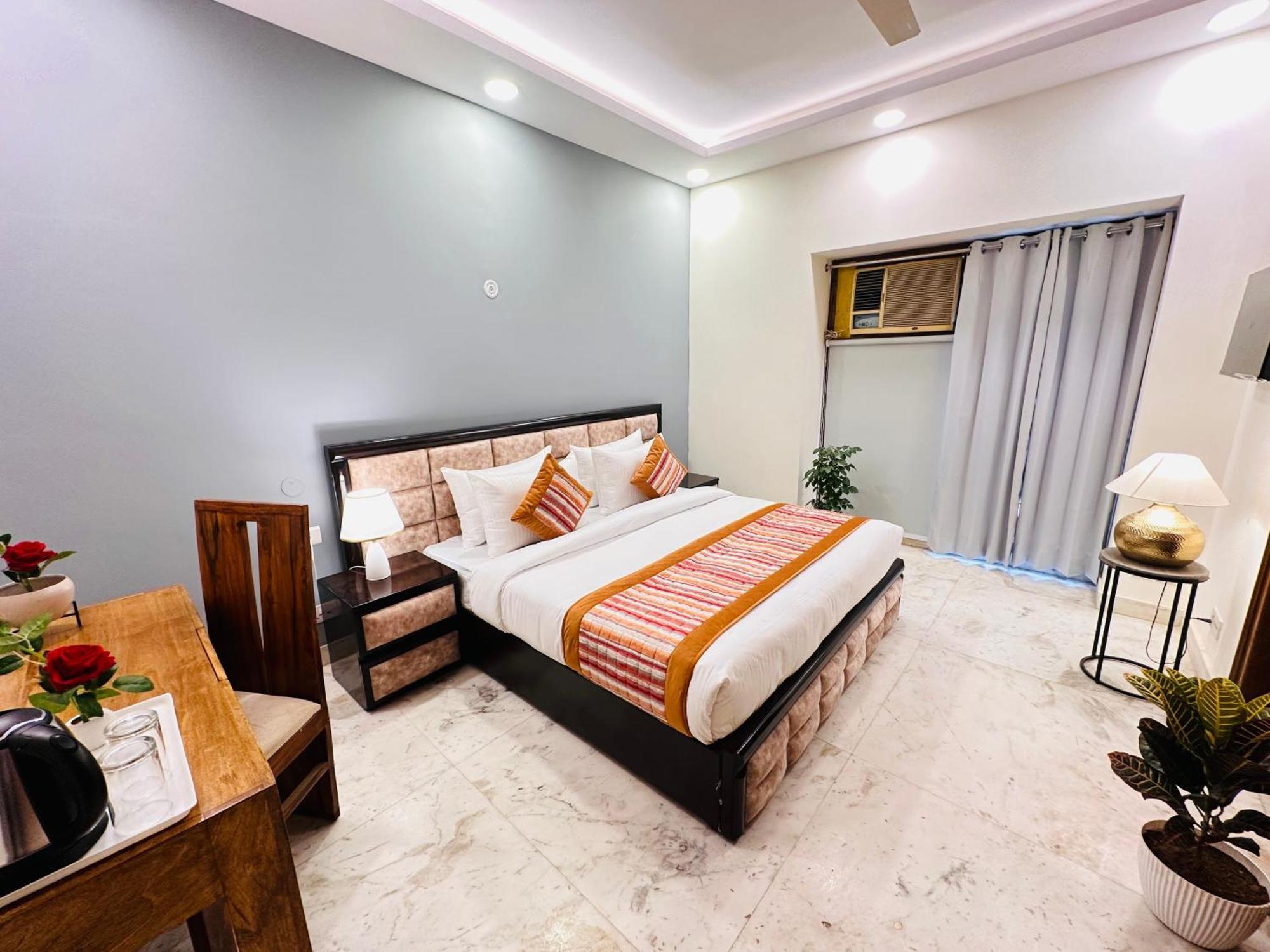 Grove Residency Hauz Khas New Delhi Couple Friendly Hotel Exterior photo
