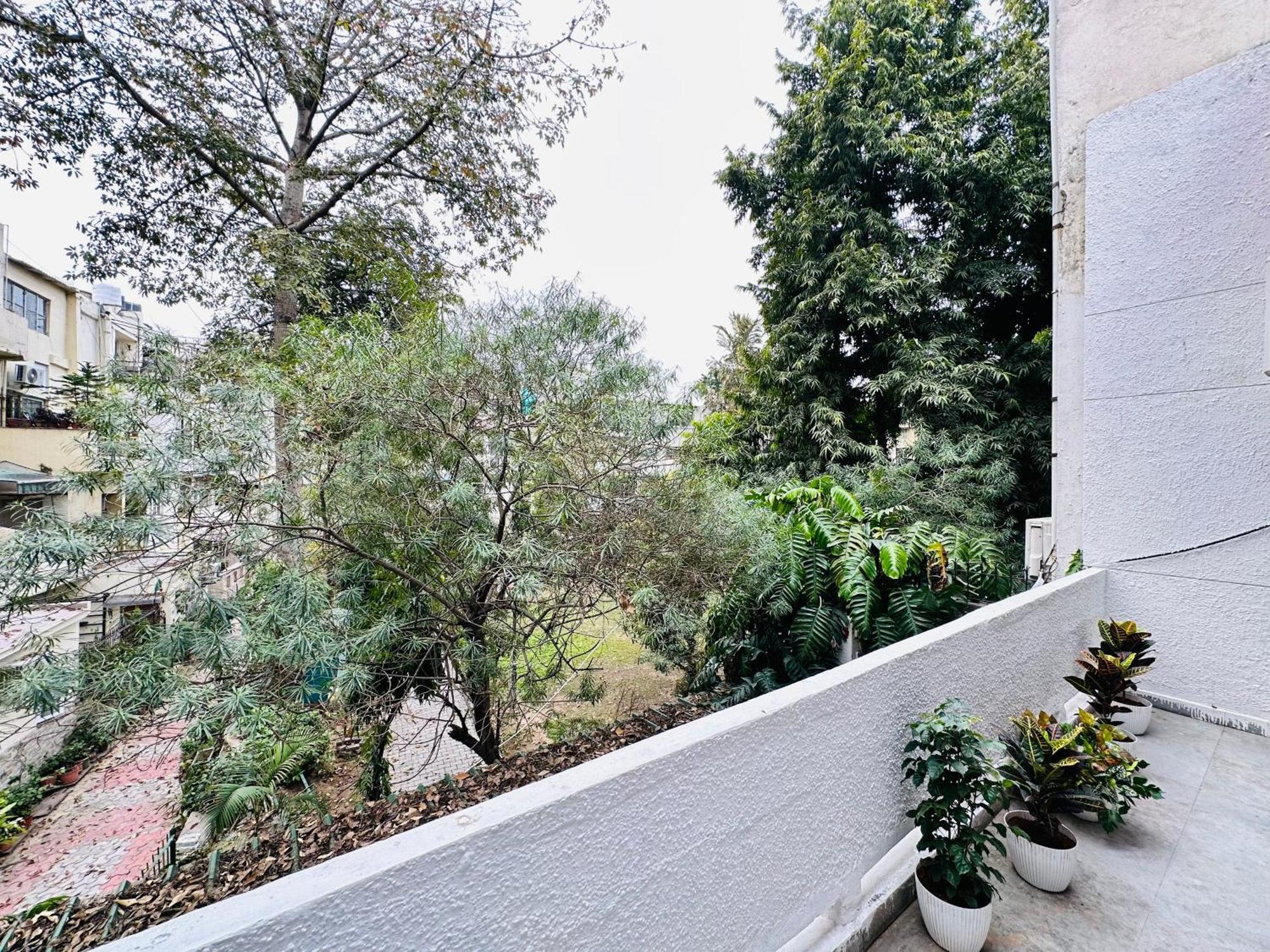 Grove Residency Hauz Khas New Delhi Couple Friendly Hotel Exterior photo